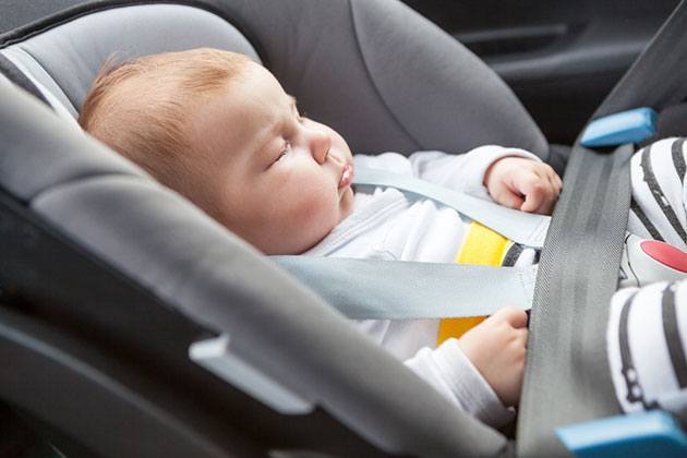 when can a baby's car seat face forward