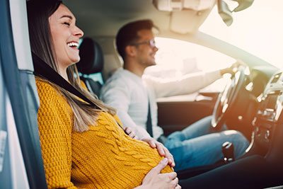 how to use seat belt while pregnant